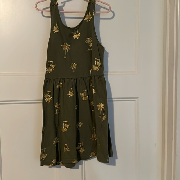 Palm tree dress - Picture 1 of 3